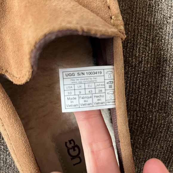 Men’s Ugg Slippers - Picture 5 of 10